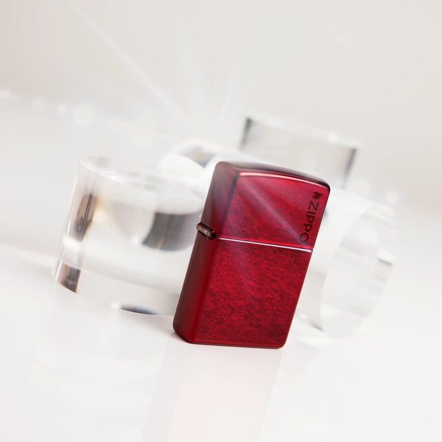 zippo clásico con el logotipo rojo de manzana de caramelo