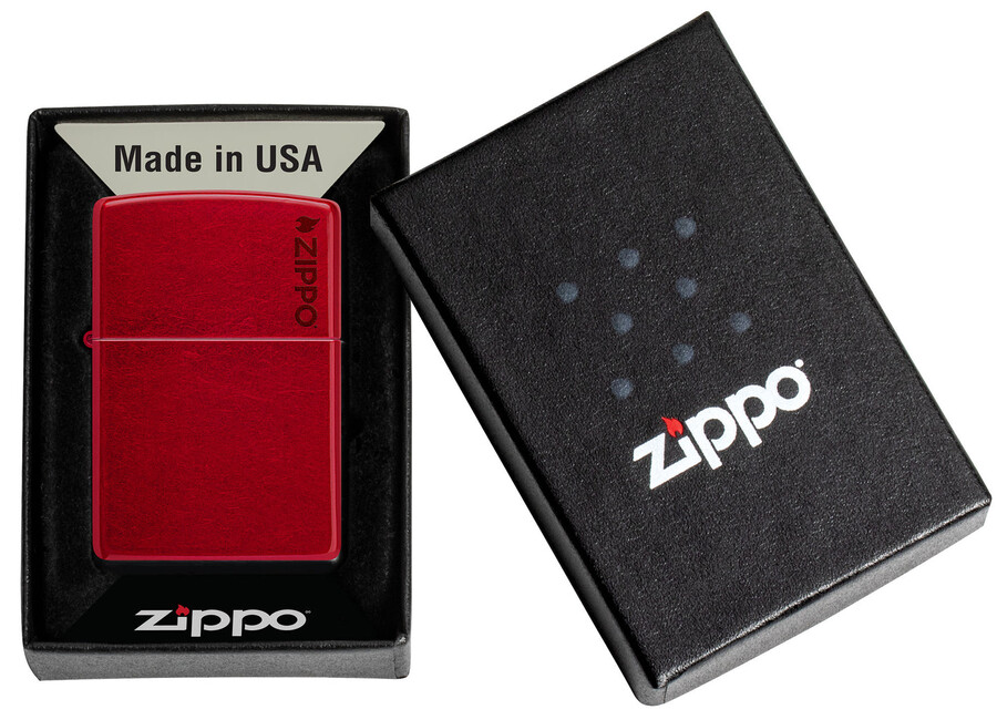 zippo clásico con el logotipo rojo de manzana de caramelo