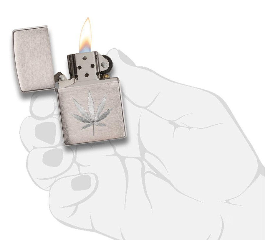 diseño de hoja de marihuana cromada