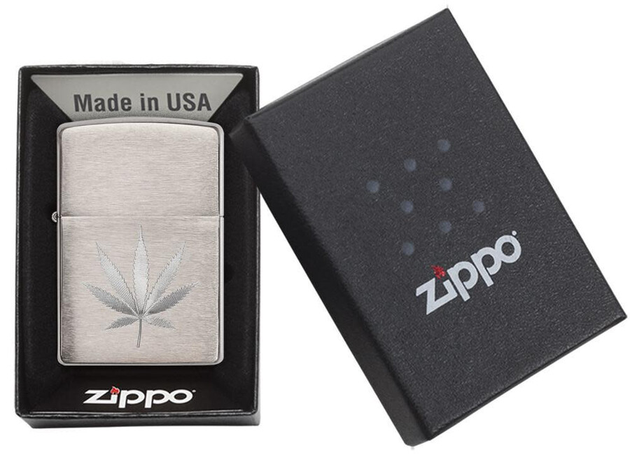 diseño de hoja de marihuana cromada