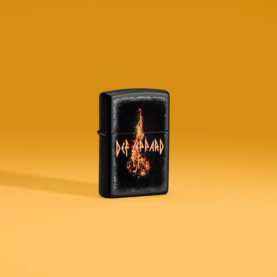 diseño de violín en llamas de def leppard