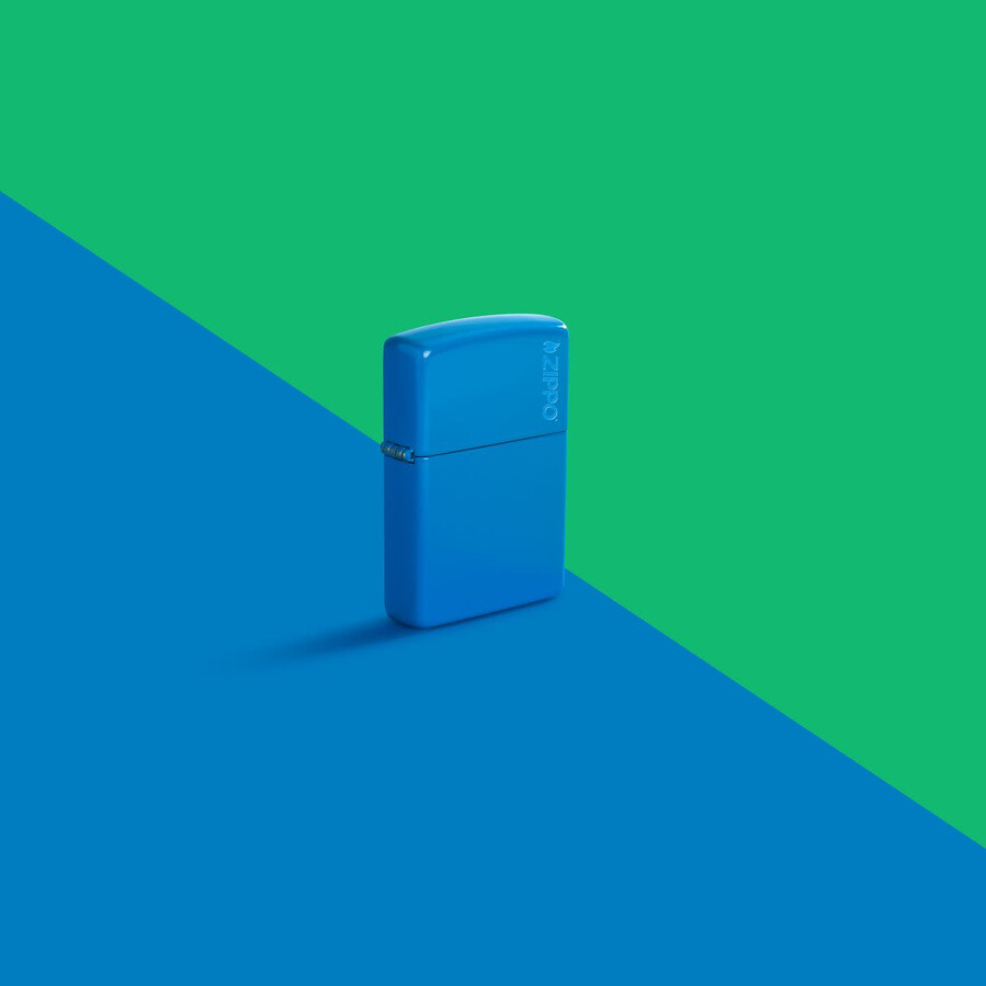 zippo clásico azul cielo mate con logotipo
