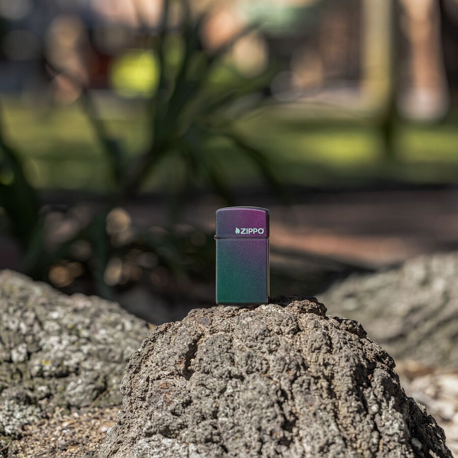 logotipo zippo iridiscente slim
