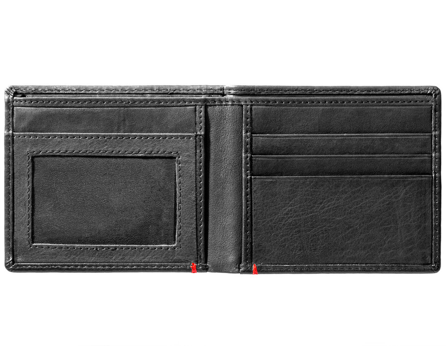 cartera de cuero negra con diseño de placa metálica y alas cruzadas