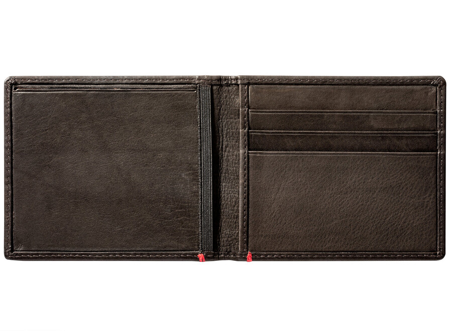 cartera de piel color moca con diseño de calavera y placa metálica