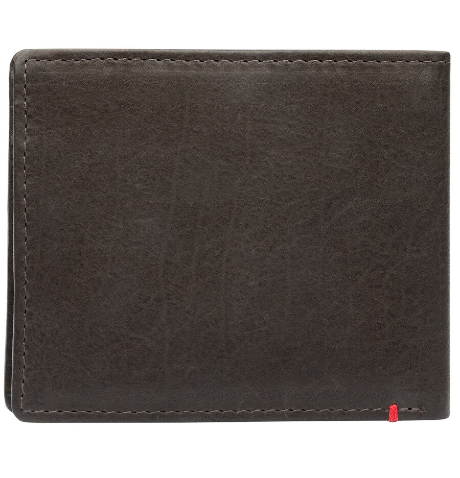 cartera de piel color moca con diseño de placa metálica de ancla