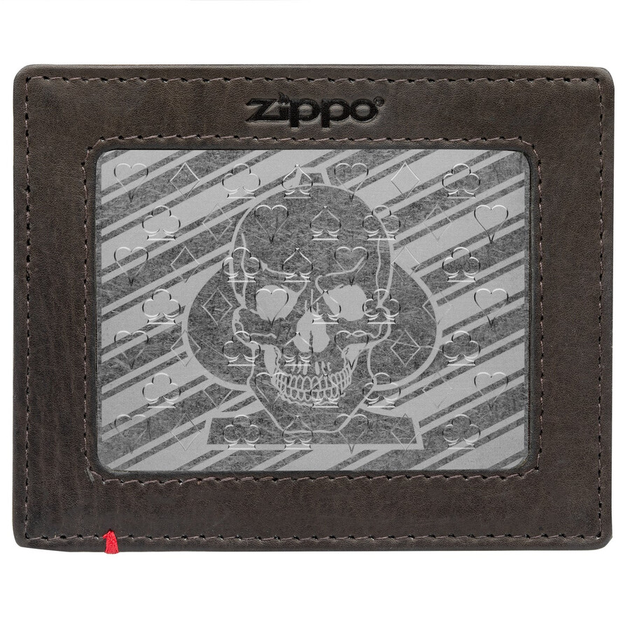 cartera de piel color moca con diseño de calavera con picas y placa metálica